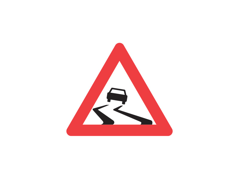 Færdselstavle A31 betyder "Glat vej" og advarer bilister om, at der kan opstå glat føre, typisk på grund af is eller vådt føre, som f.eks. ny asfalt. Tavlen er en trekantet advarselstavle med rød kant og advarer trafikanter om, at de bør sænke farten og køre mere forsigtigt. Årsagen til den glatte vej vil ofte være angivet på en undertavle, som f.eks. "Isglat".