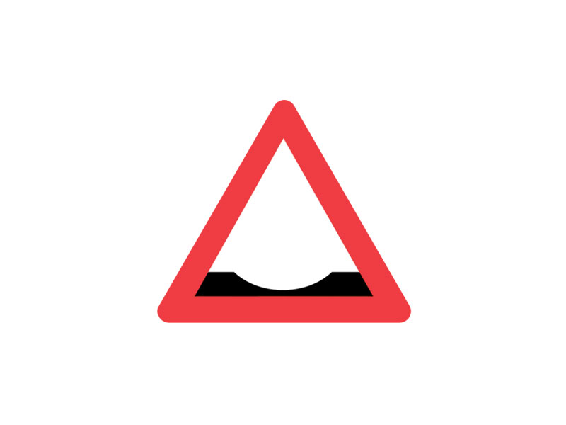 Færdselstavle A38 er en advarselstavle med en trekantet form og en rød kant, der advarer om lunker (fordybninger) på vejen. Skiltet indikerer, at der kan være uønskede fordybninger i vejbanen, som kan fyldes med vand under regnvejr og udgøre en fare som f.eks. akvaplaning.